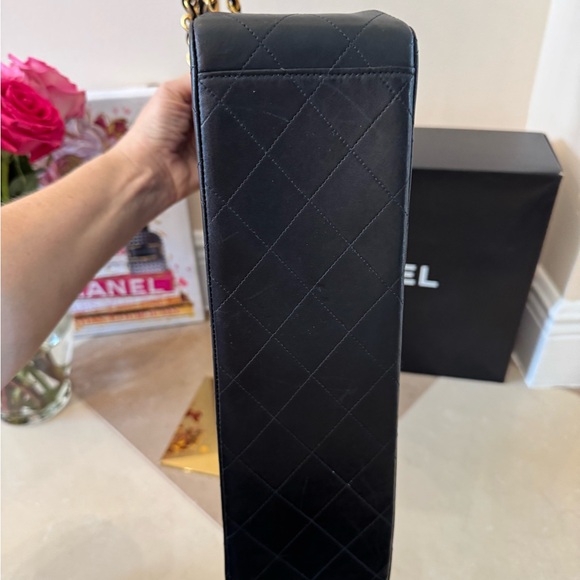 Chanel Black Quilted Vintage Jumbo Leather Bag - Picture 10 of 16